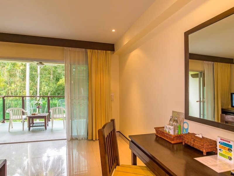 Lanta Pura Beach Resort 33