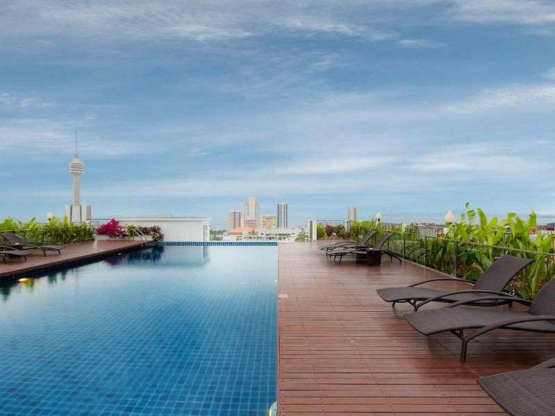 Aiyara Grand Hotel 8