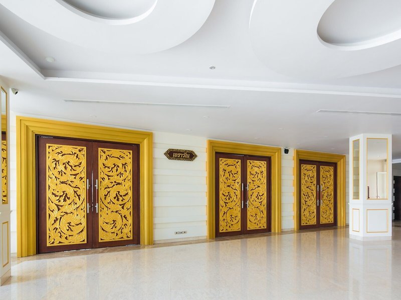 Aiyara Grand Hotel 22