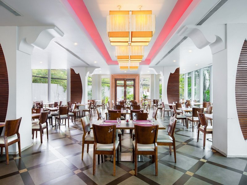 Aiyara Grand Hotel 30