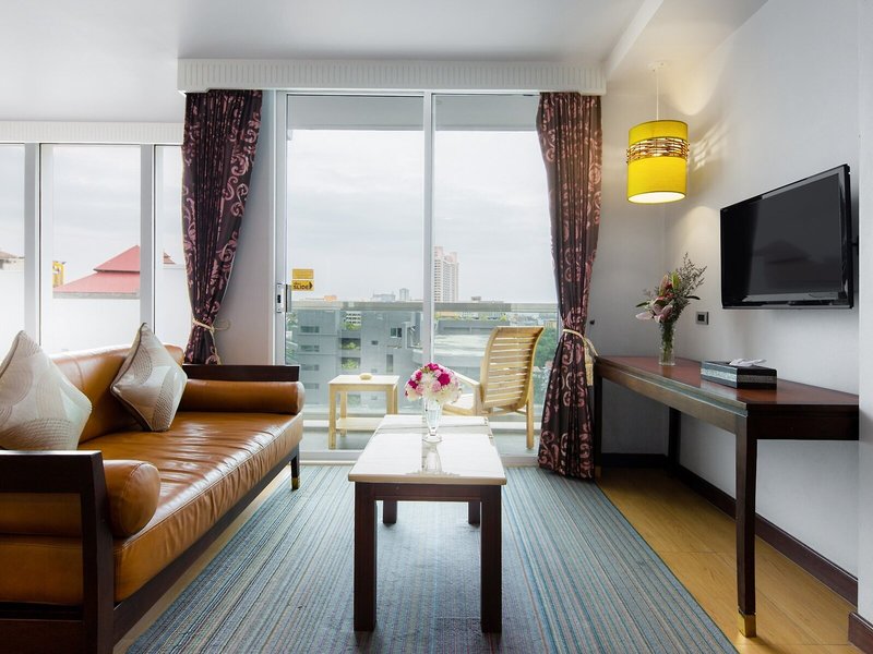 Aiyara Grand Hotel 44