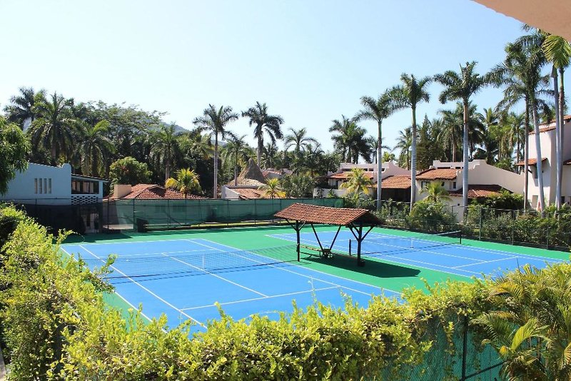 Thompson Zihuatanejo  5