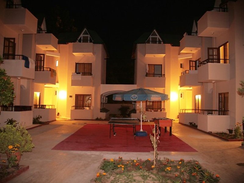 Ares Hotel 8