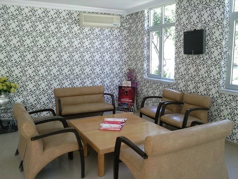 Ares Hotel 10