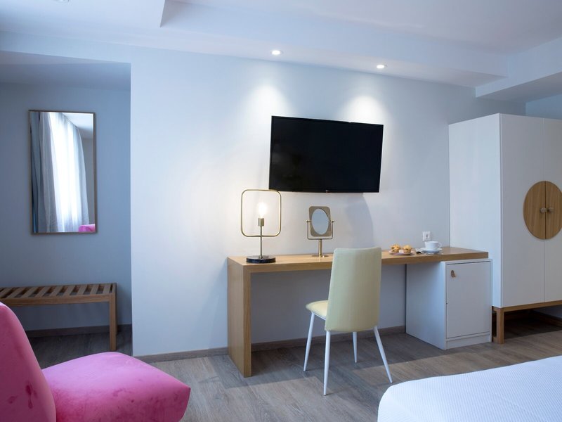 The Alley Boutique Hotel & Spa  38