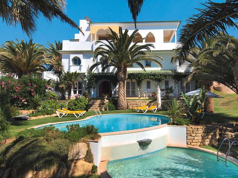 Esmeralda Villa