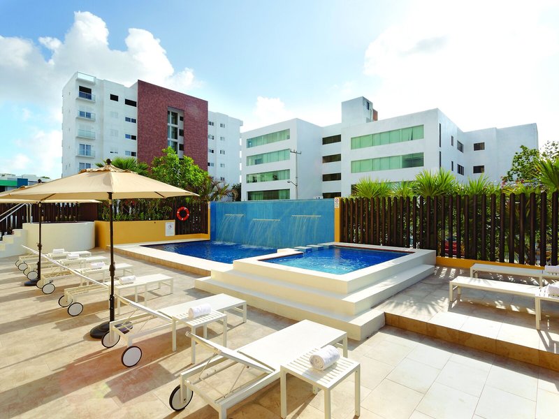 LQ Hotel by La Quinta Cancun 8