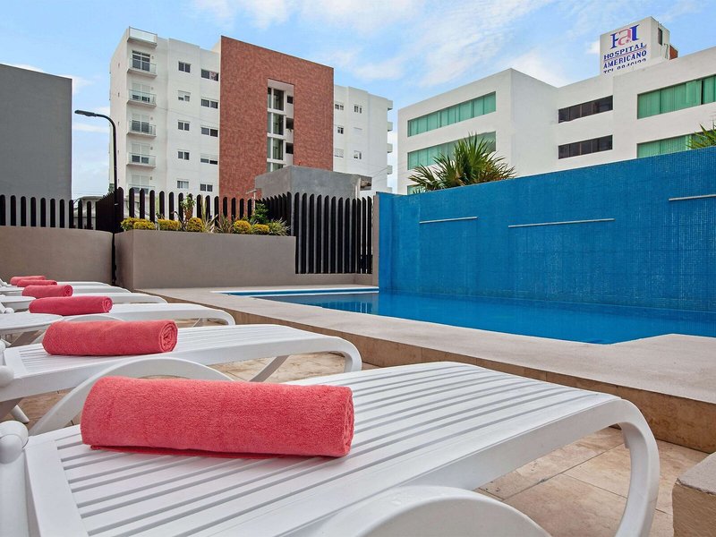 LQ Hotel by La Quinta Cancun 10