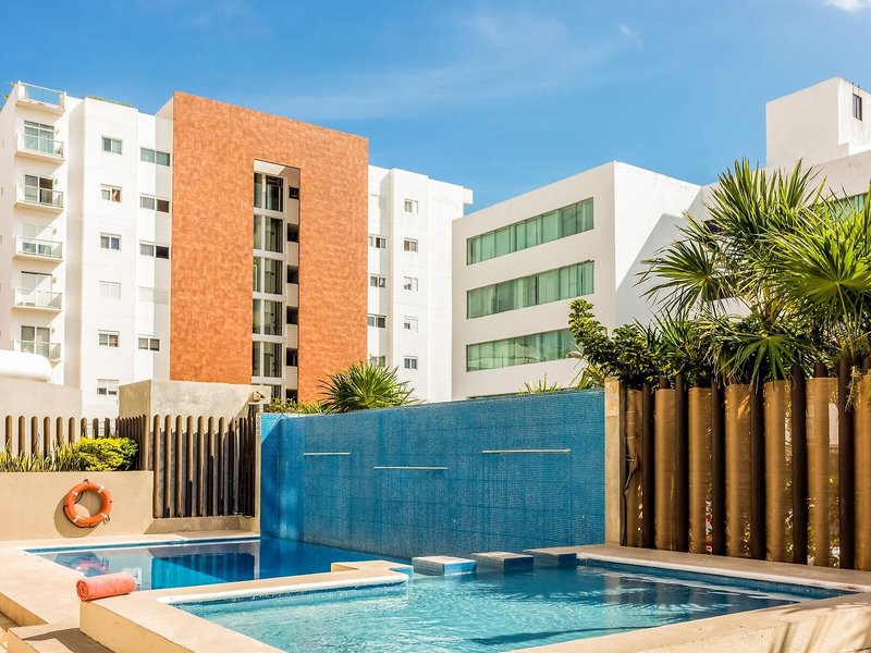 LQ Hotel by La Quinta Cancun 11