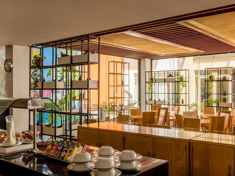 LQ Hotel by La Quinta Cancun 24