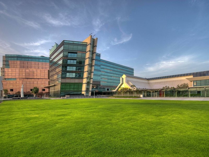 Jumeirah Creekside Hotel 3