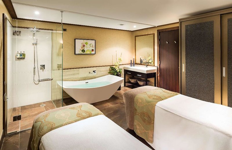 Hilton Queenstown 4