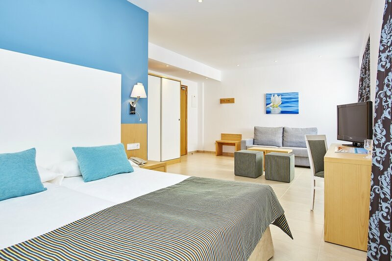 Universal Hotel Marqués 12