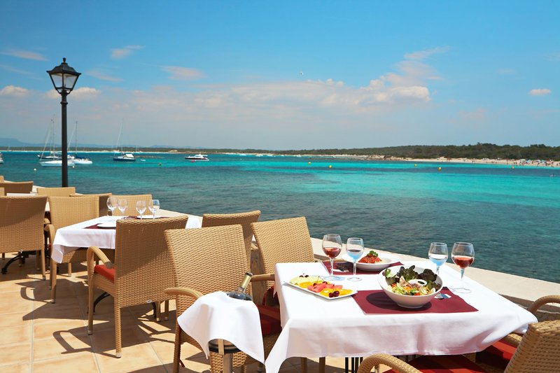 Universal Hotel Marques 2