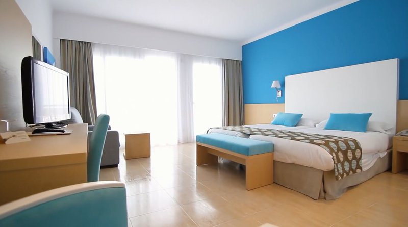 Universal Hotel Marques 16