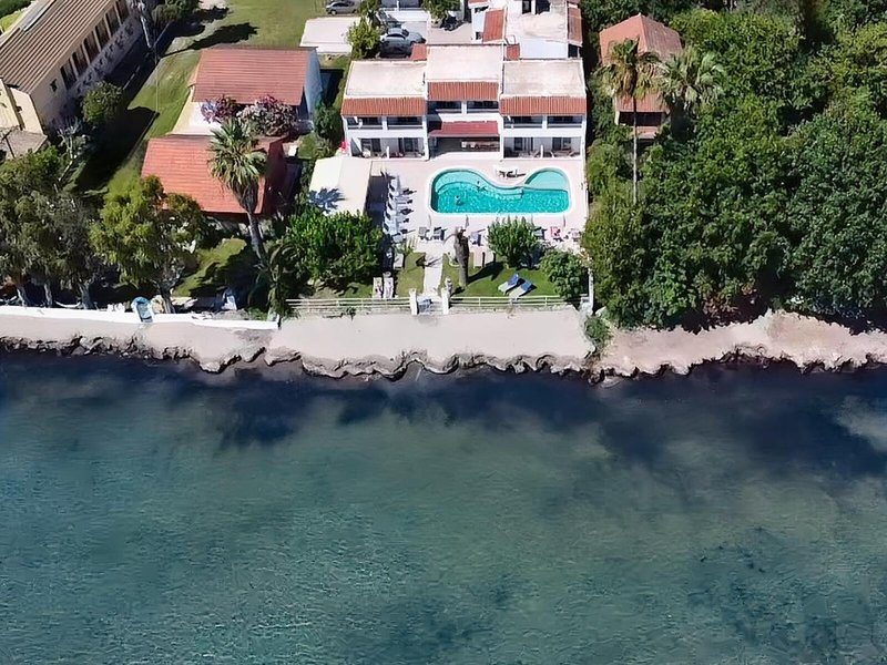 Roussos Studios 10