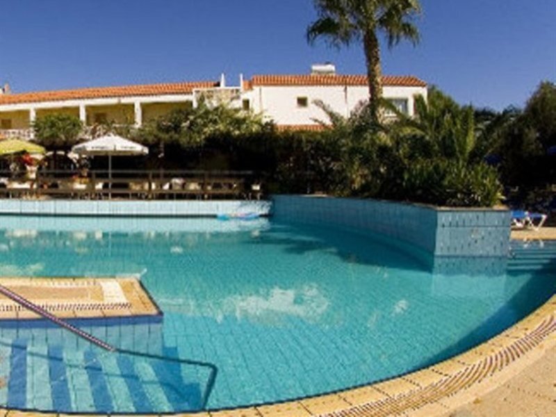 Captain Karas Apartments 8