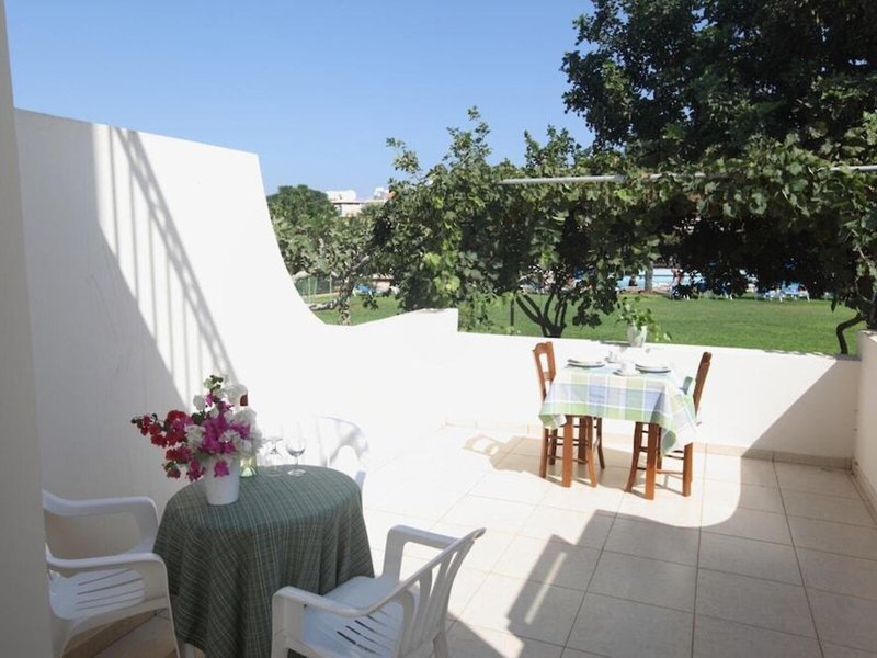 Captain Karas Apartments 18