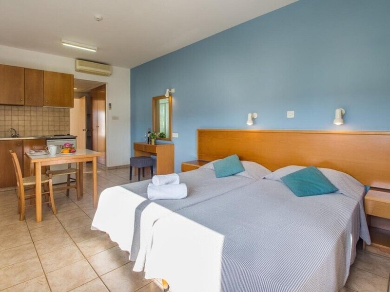 Captain Karas Apartments 28