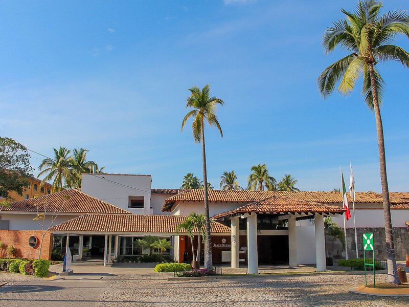 Plaza Pelicanos Club Beach Resort