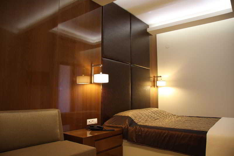 Cosmopolitan Hotel 4