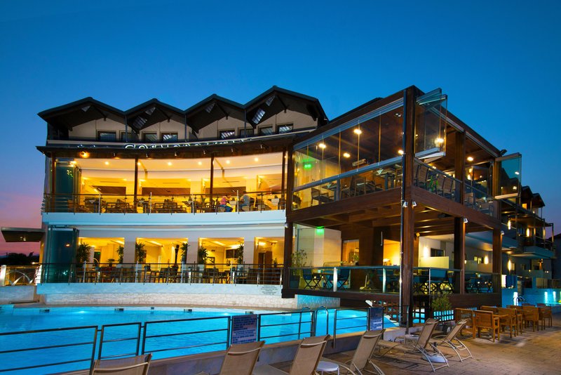 Cosmopolitan Hotel & Spa 1