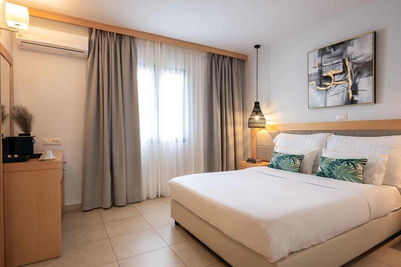 Ariadne Beach 17