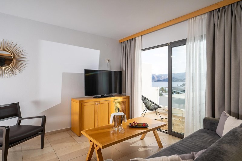 Ariadne Beach 30