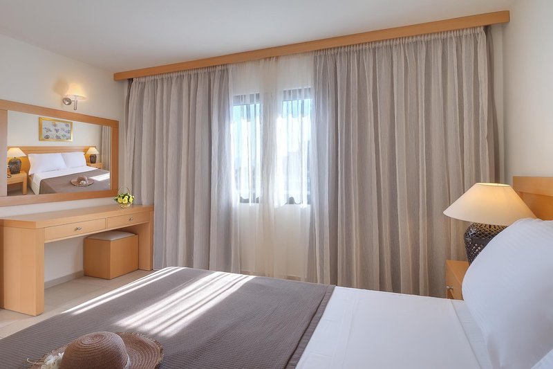 Ariadne Beach 32
