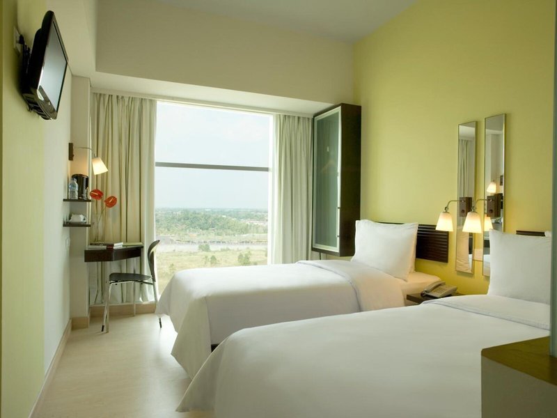 Hotel Santika 5