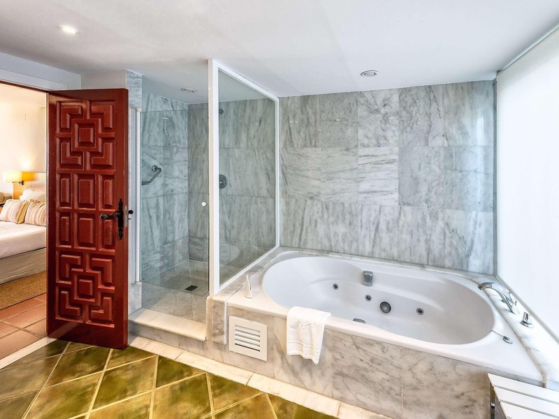 Parador de Nerja 48 - Bathroom Example