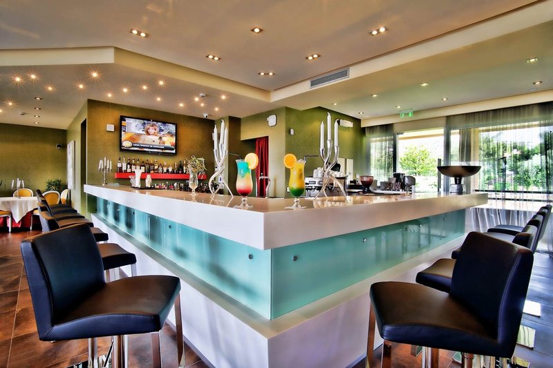 Royal Paradise Beach Resort & Spa 7