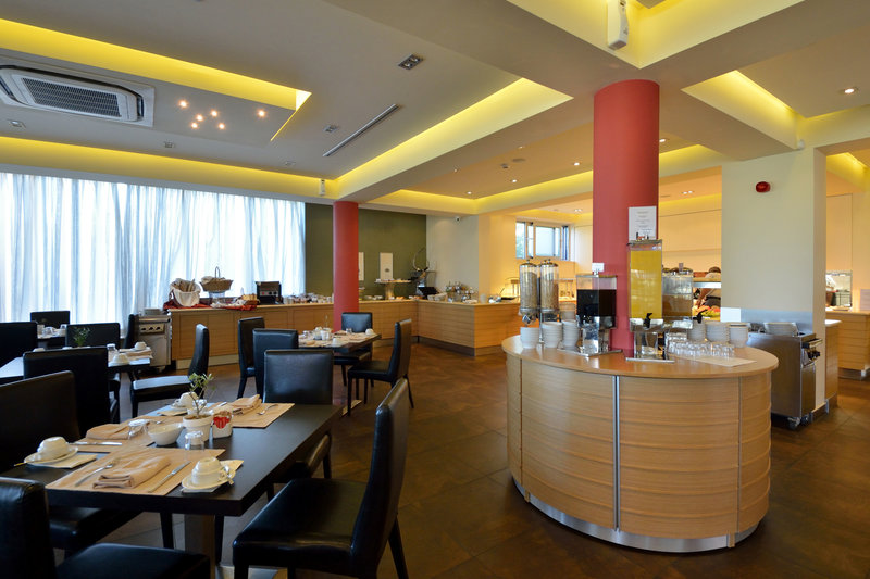 Royal Paradise Beach Resort & Spa 8