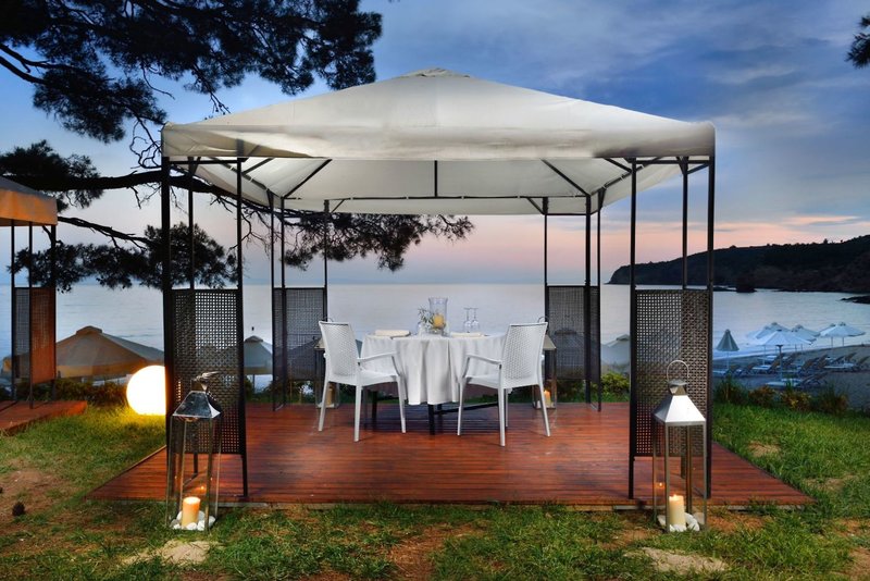 Royal Paradise Beach Resort & Spa 10