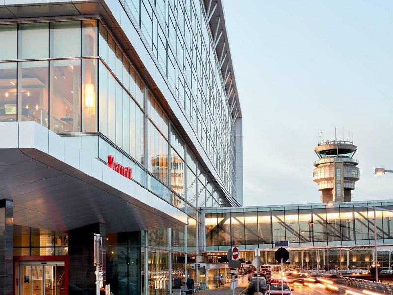 Marriott Montreal Airport 1