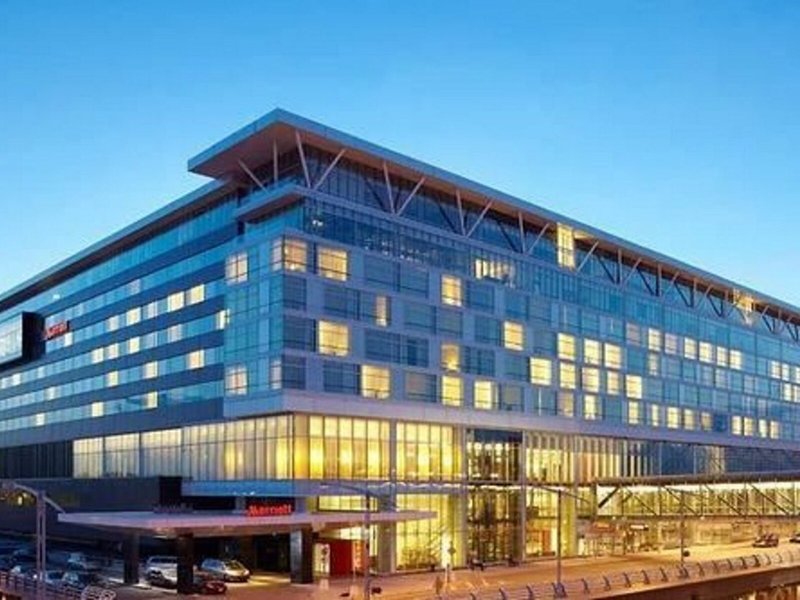 Marriott Montreal Airport 4