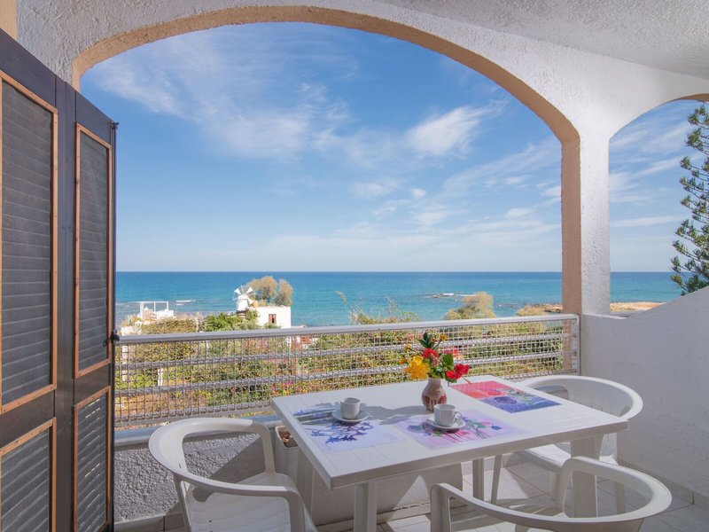 ILIOSTASI BEACH Apartments 6