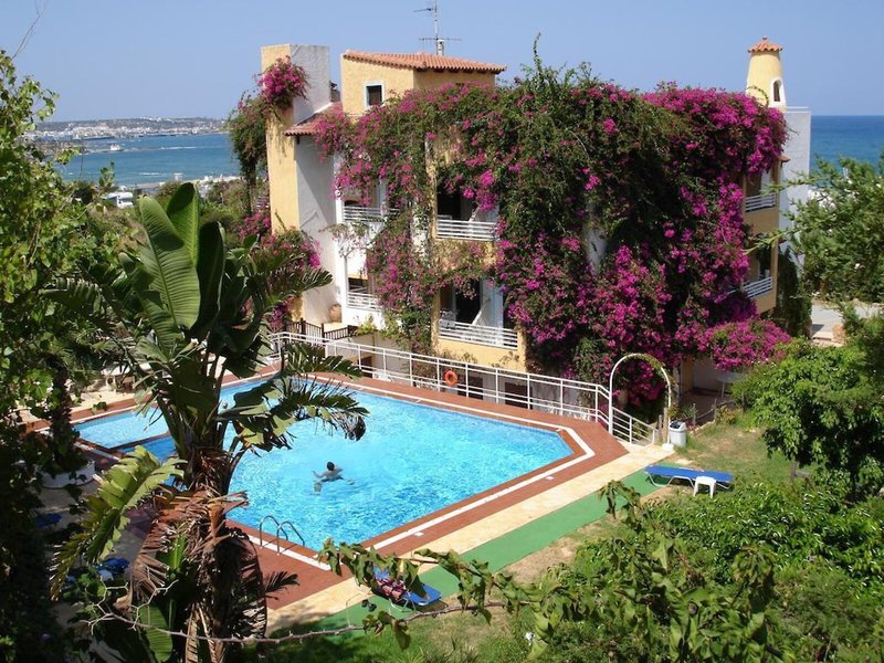 ILIOSTASI BEACH Apartments 13
