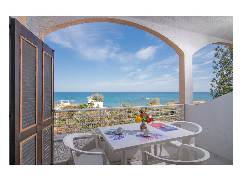 ILIOSTASI BEACH Apartments 23