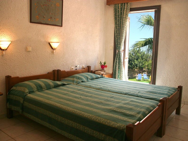 ILIOSTASI BEACH Apartments 28