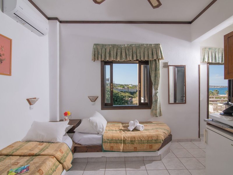 ILIOSTASI BEACH Apartments 32