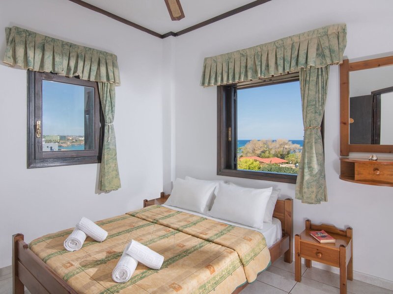 ILIOSTASI BEACH Apartments 33