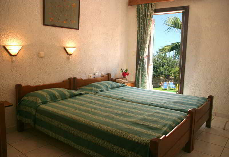ILIOSTASI BEACH Apartments 6