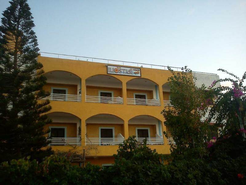 ILIOSTASI BEACH Apartments 10