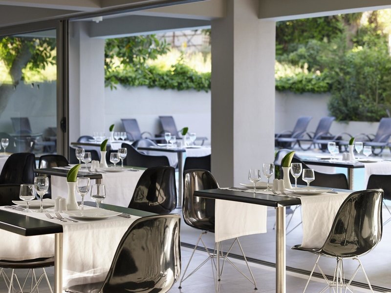 Oktober Downtown Boutique Hotel 14