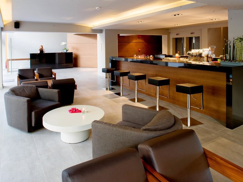 Oktober Downtown Boutique Hotel 16