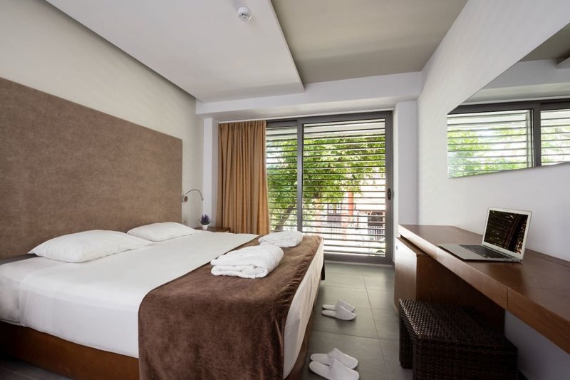 Oktober Downtown Boutique Hotel 3