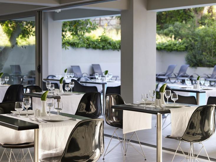 Oktober Downtown Boutique Hotel 3