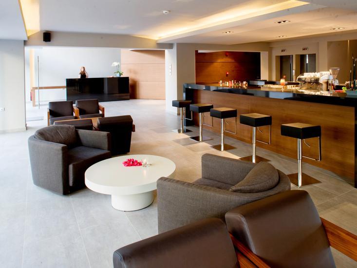 Oktober Downtown Boutique Hotel 4