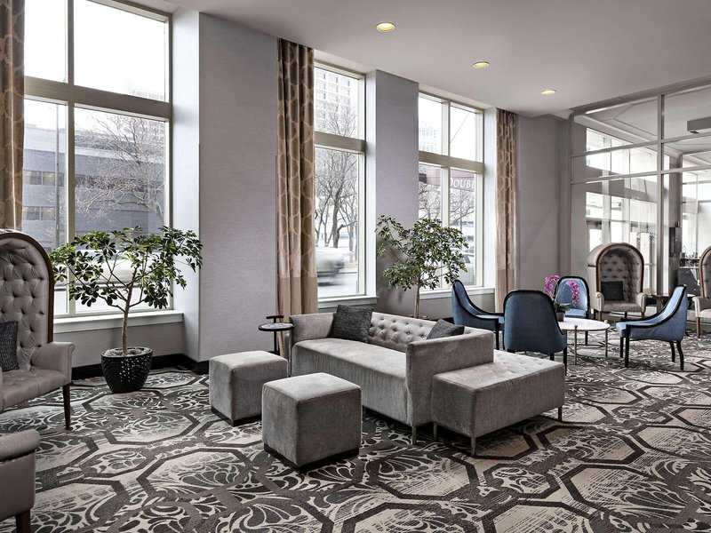 DoubleTree Suites by Hilton Detroit Downtown - Fort Shelby 4